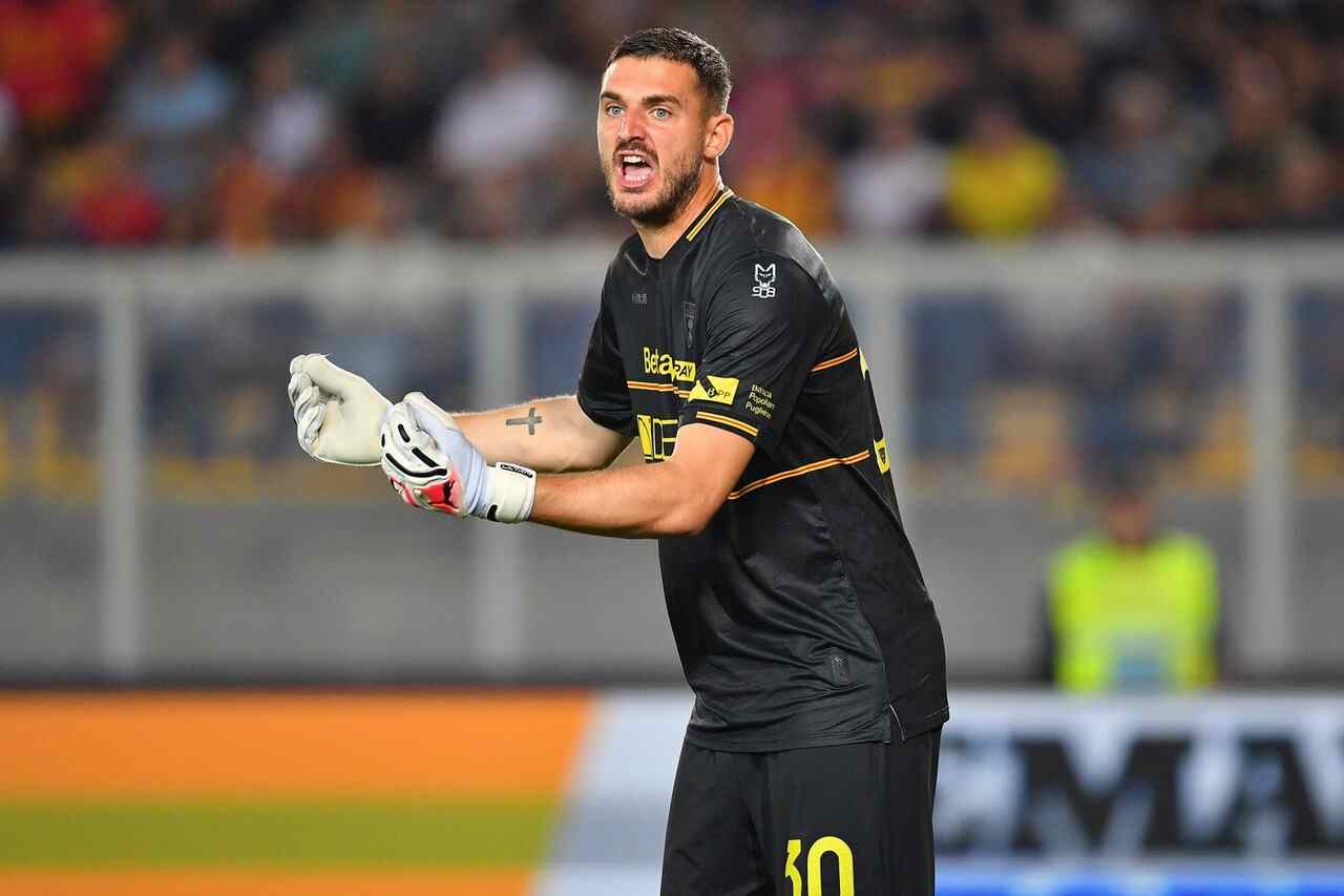 Falcone Numeri E Statistiche Del Portiere Del Lecce Di D Aversa