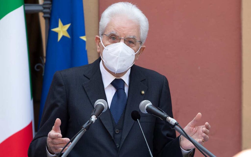 Mattarella: "Tra otto mesi il mio mandato termina e potrò riposarmi"