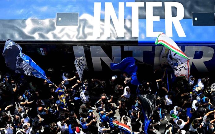 Calciomercato Inter, tifosi vs Kolarov