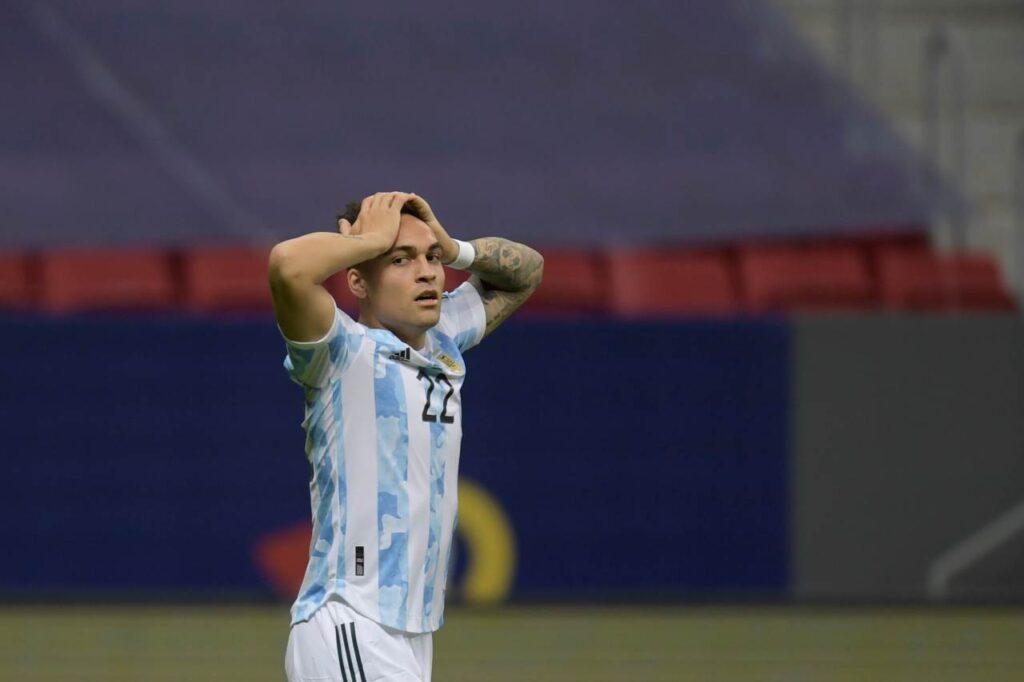 Calciomercato Inter, retroscena Lautaro Martinez | Offerta e triplo nome