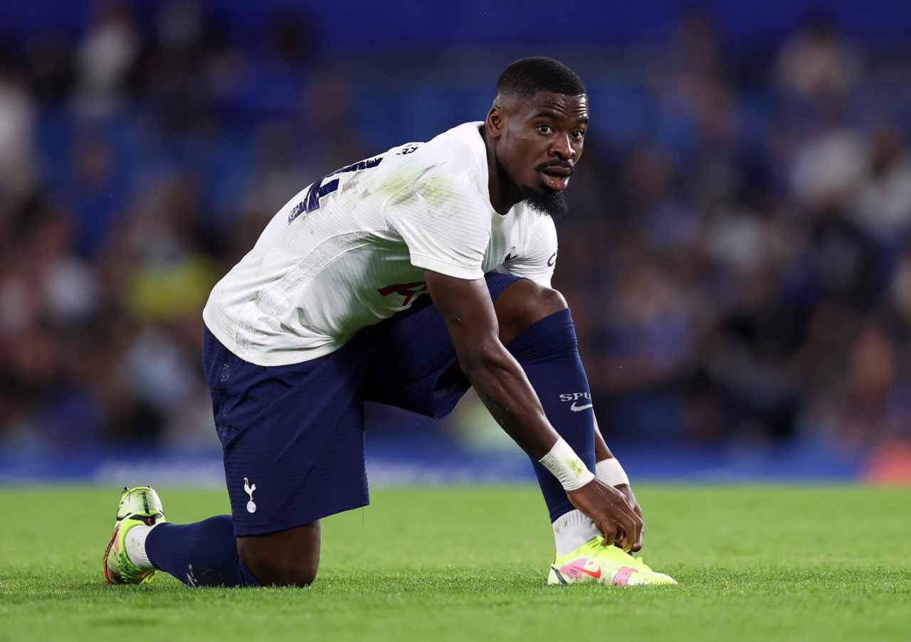 Dopo essersi liberato dal contratto in essere col Tottenham nell'agosto scorso, il difensore Serge Aurier ha trovato una nuova squadra