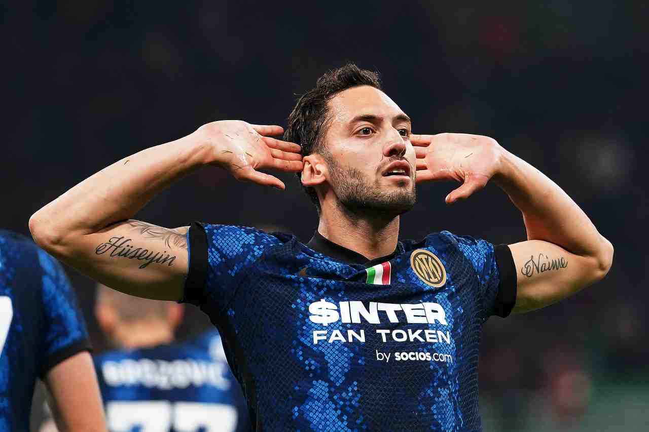 Inter Spezia Calhanoglu Milan