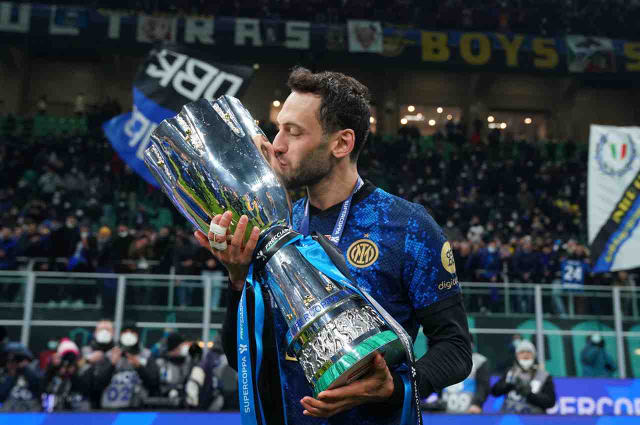 Inter, che bordata di Calhanoglu al Milan | "Qui ho già vinto un trofeo in 6 mesi"