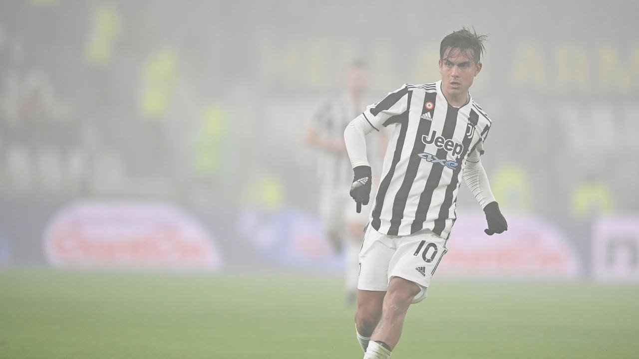 Juventus, Vlahovic tira la volata per il rinnovo di Dybala: la data