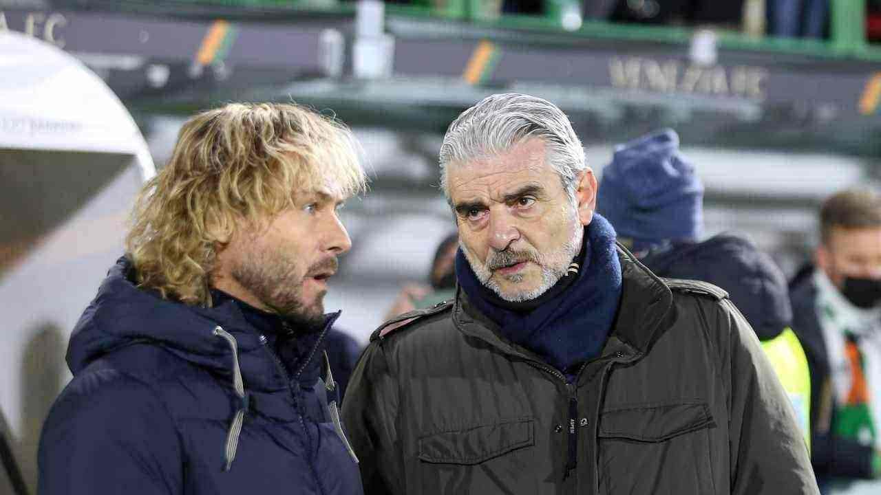 Calciomercato, blitz improvviso: la Juventus lo porta via all'Inter