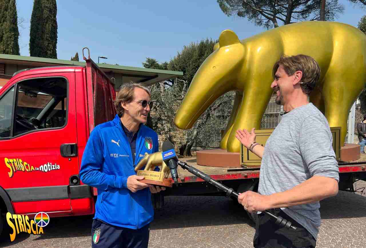 Tapiro d'Oro gigante a Mancini: la reazione del Ct dell'Italia sorprende tutti