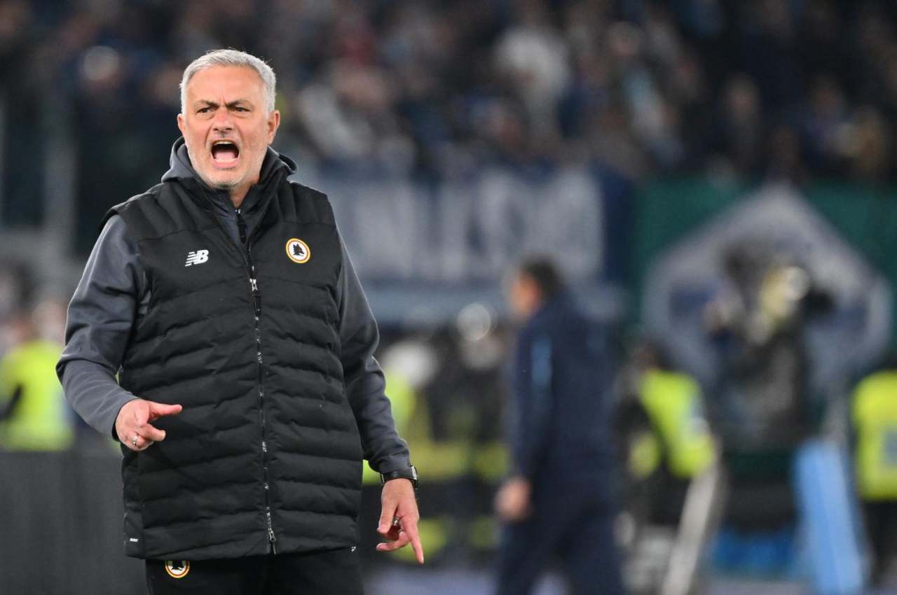 La Roma perde un titolare contro la Samp: battibecco Mourinho-giornalista