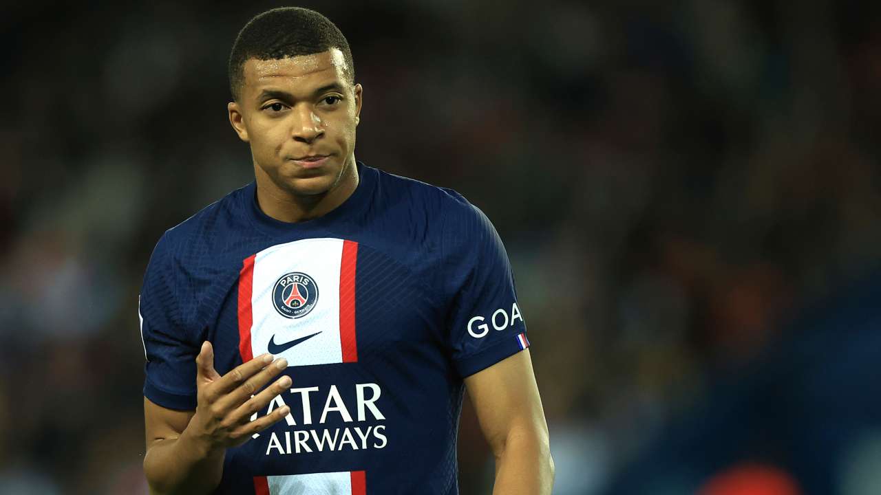 Psg e Milan destini incrociati: "Leao e Mbappe potrebbero intrecciarsi"