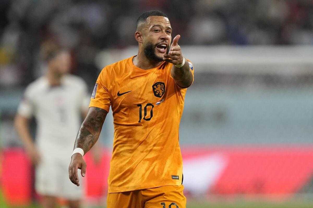 Juve e Roma, novità Depay: presto l'incontro con Xavi