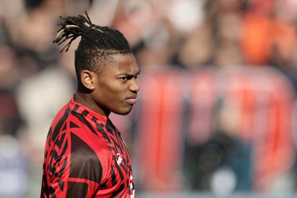 Calciomercato Milan, Leao smentisce le ultime voci: "Fake news"