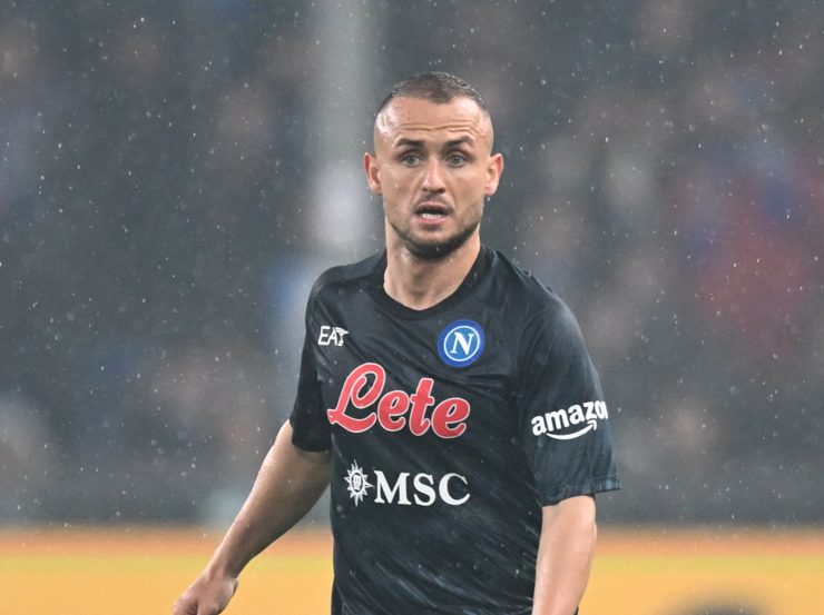 Dal campo al mercato, Napoli-Juve: scambio deciso