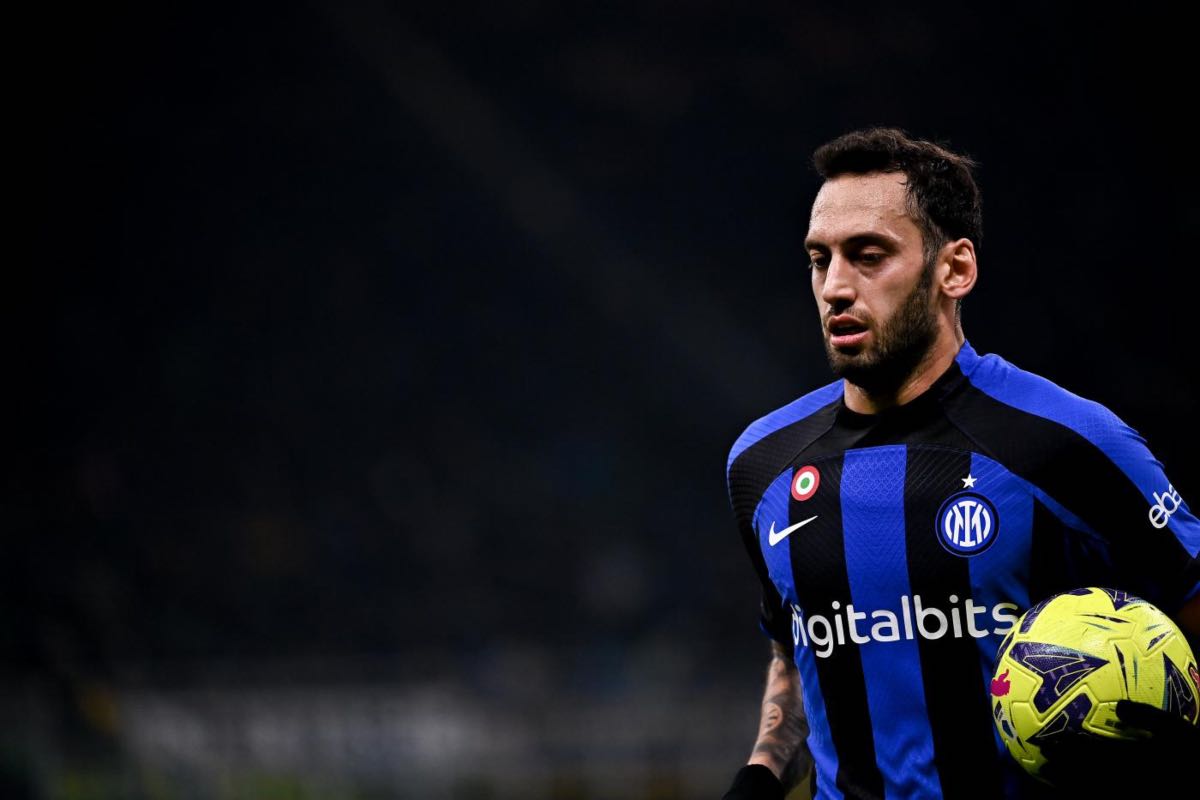 Calhanoglu stuzzica i tifosi del Milan