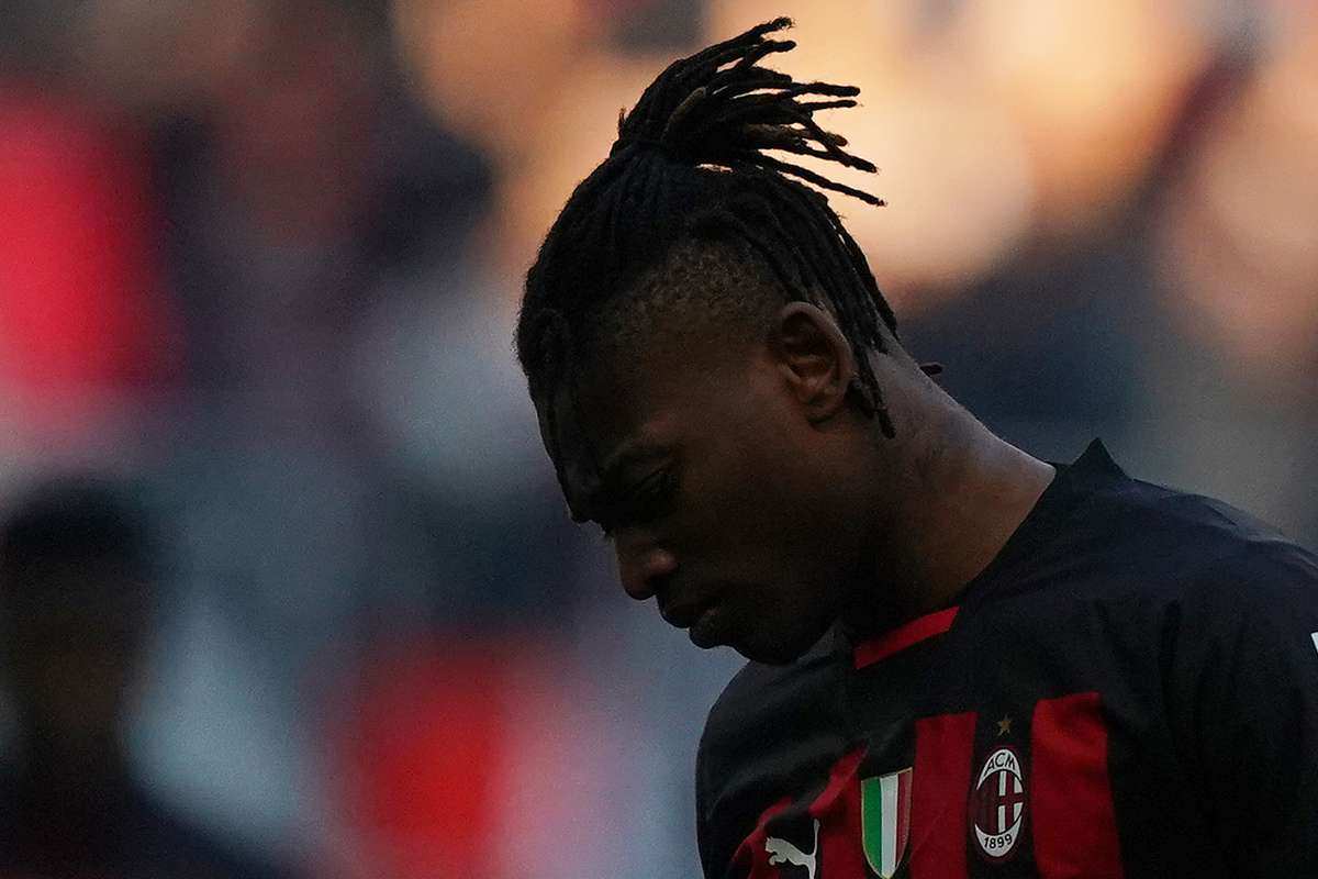 "Leao gioca scoglionato", la critica al giocatore del Milan