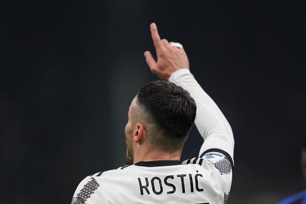 Juventus, Kostic incedibile ma non troppo: via con maxi offerta