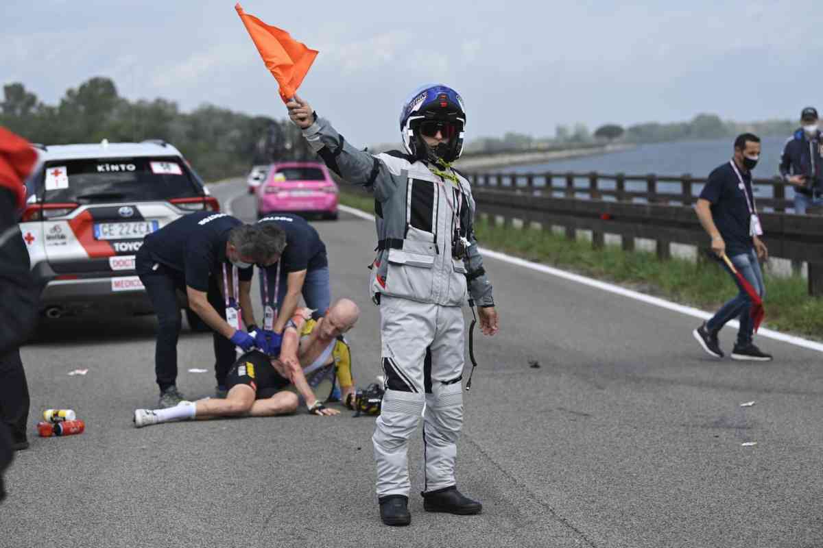 Caduta rovinosa al Fiandre: Maciejuk sbaglia e viene squalificato 