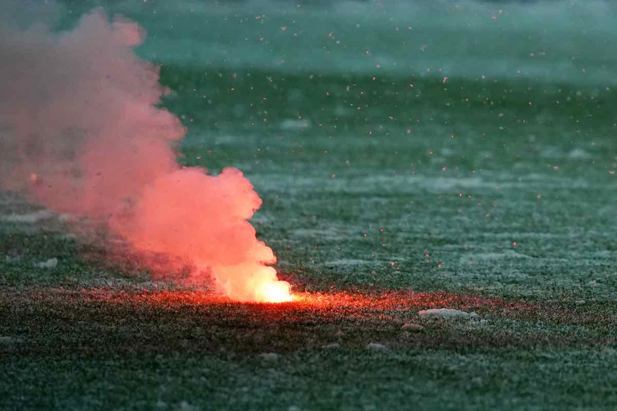 Feyenoord-Ajax sospesa