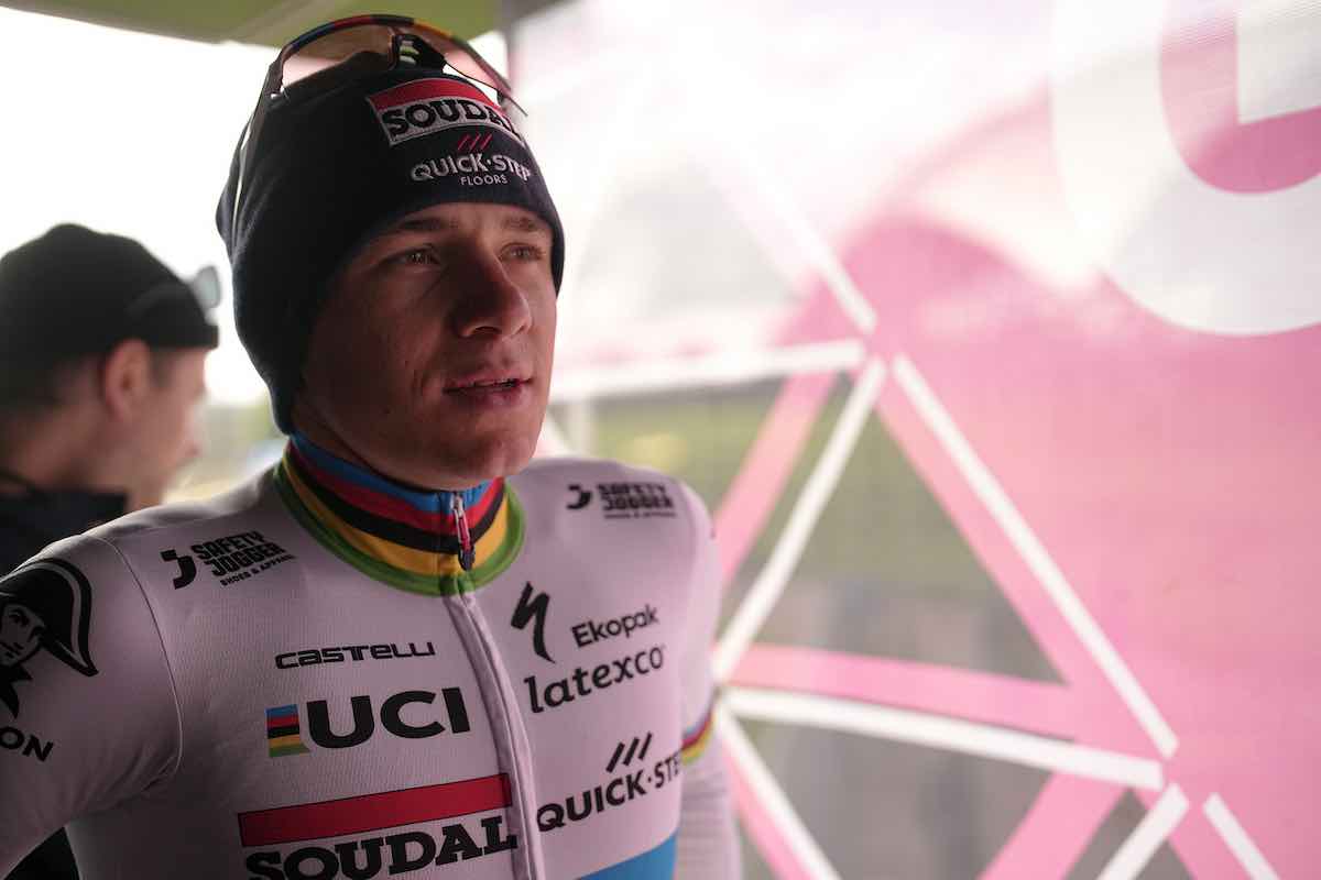 Evenepoel lascia il Giro d'Italia