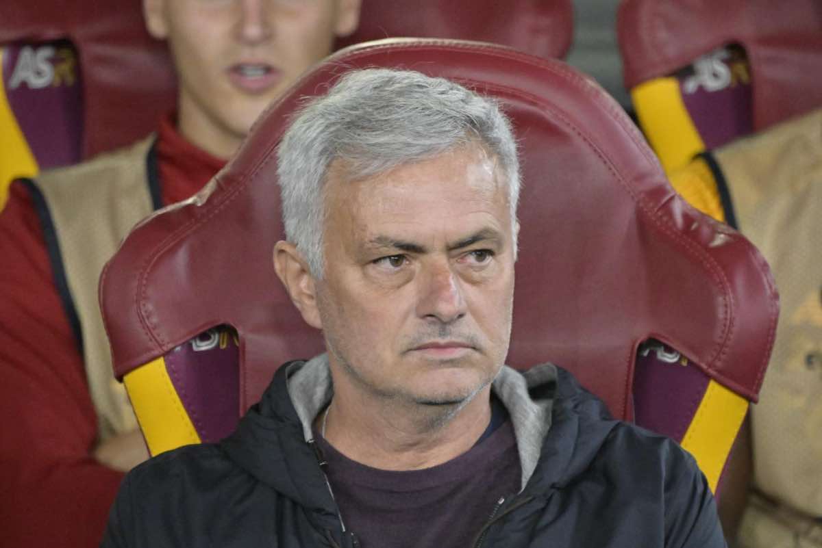 Mourinho via dalla Roma, Zazzaroni lo difende