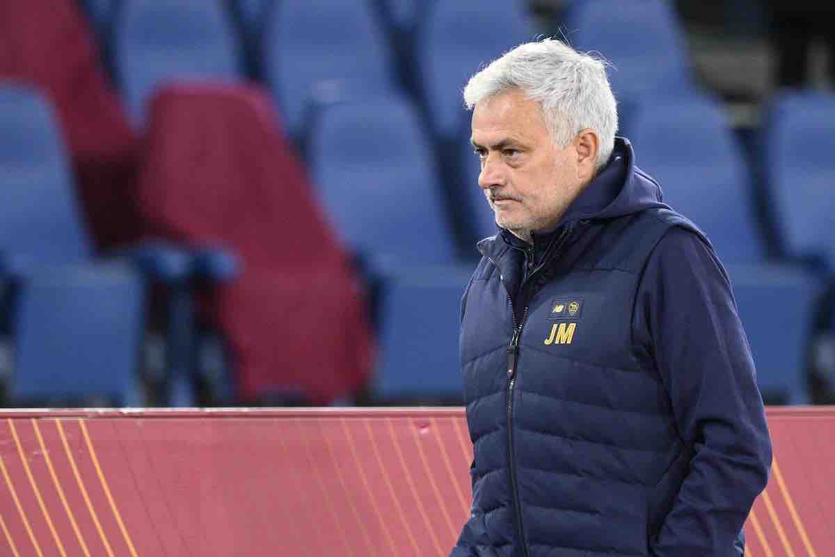 Roma, Mourinho spalle al muro