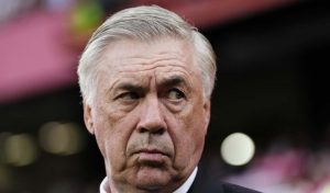 Carlo Ancelotti fa causa all'Everton