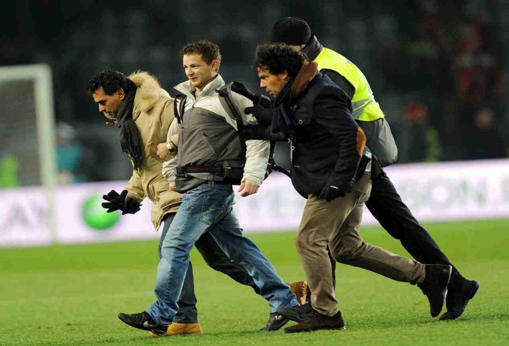 Invasione di campo allo stadio Olimpico di Torino