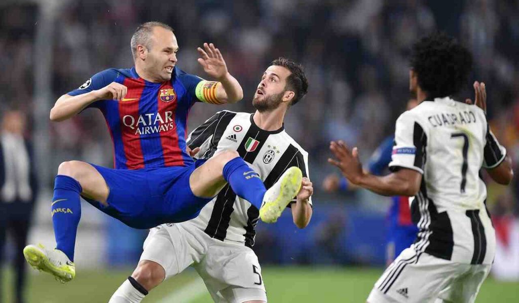 Iniesta in un originale scatto ai tempi del Barcellona