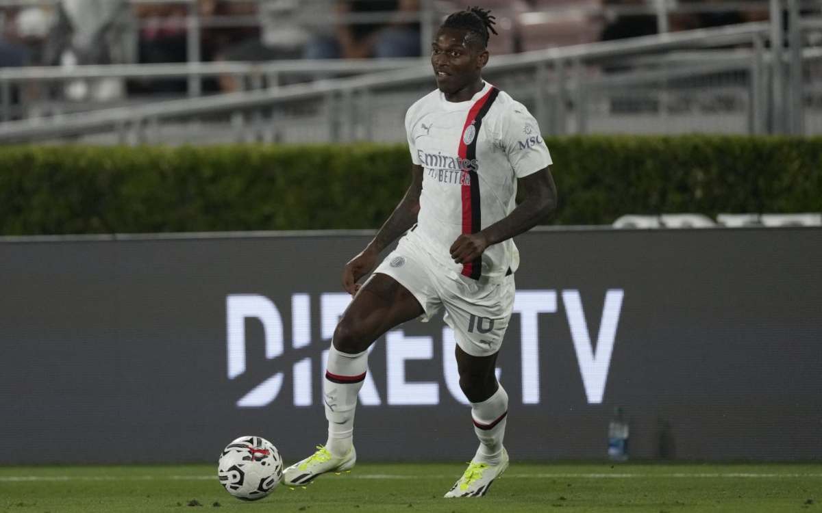 Milan-Barcellona 0-1: la decide Ansu Fati, Leao capitano