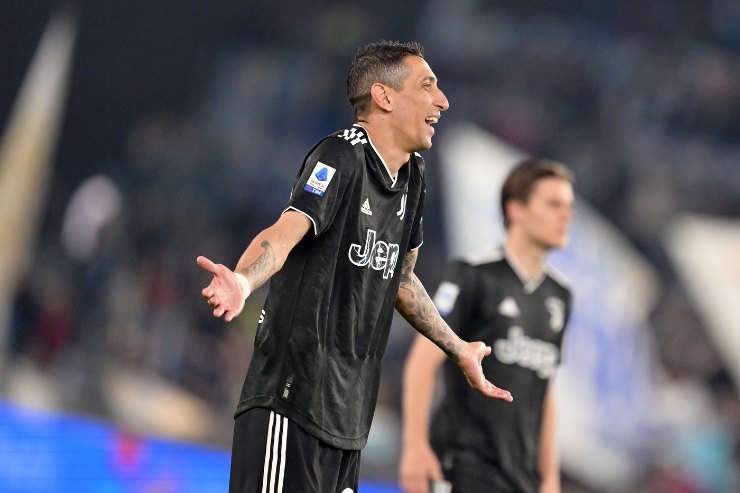 Angel Di Maria allarga le braccia in Lazio-Juve