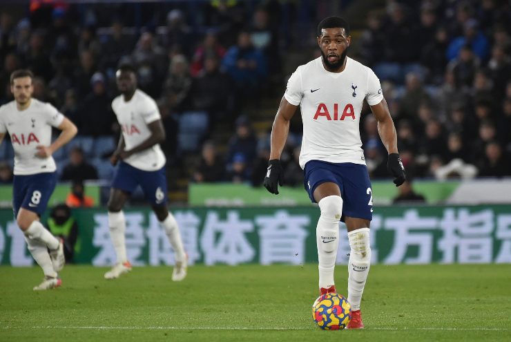 Tanganga in campo con la maglia del Tottenham