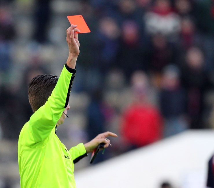 Stangata in Serie D: sputi e insulti all'arbitro