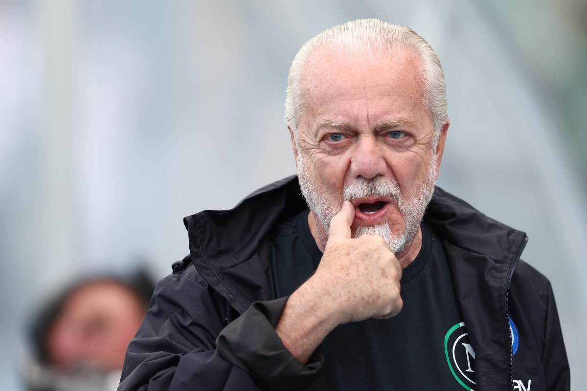 Calciomercato Napoli De Laurentiis Kvaratskhelia rinnovo lontano