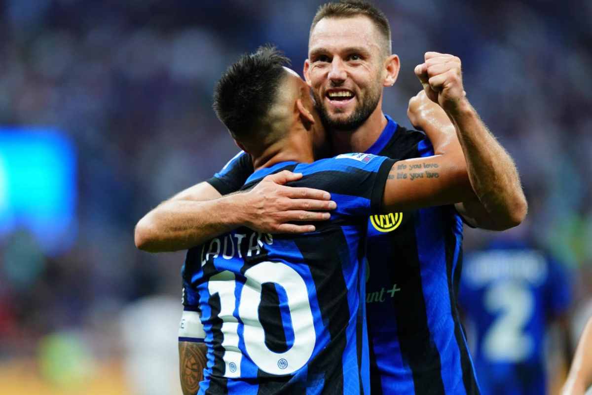 de Vrij festeggia con Lautaro