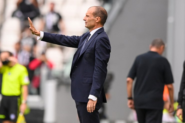 Allegri dà indicazioni alla squadra