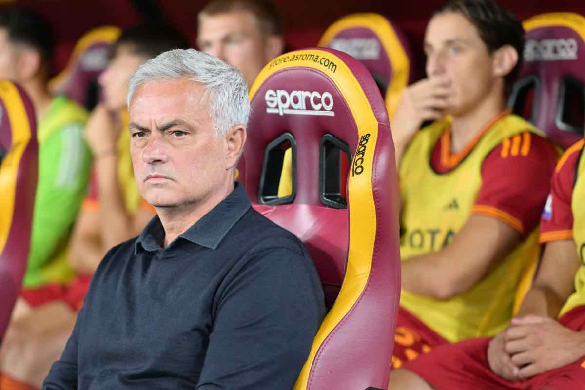 Roma Milan è Già Mourinho Show Applausi Gesti E Il Battibecco Con Pioli Calciomercatoit 