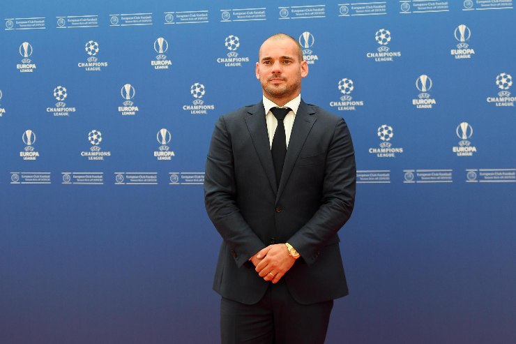 Sneijder al sorteggio di Champions League 2019