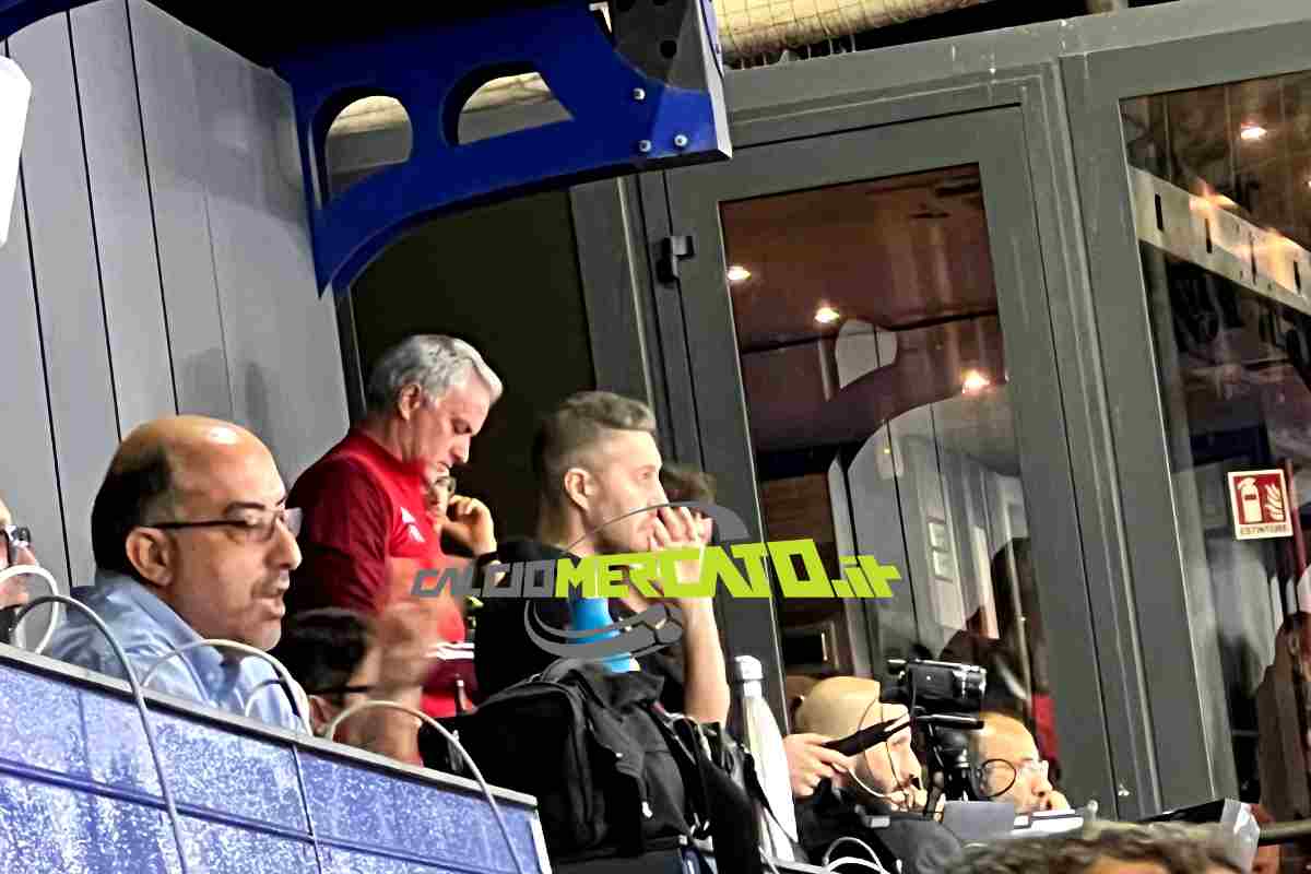 mourinho segue roma-servette in tribuna stampa