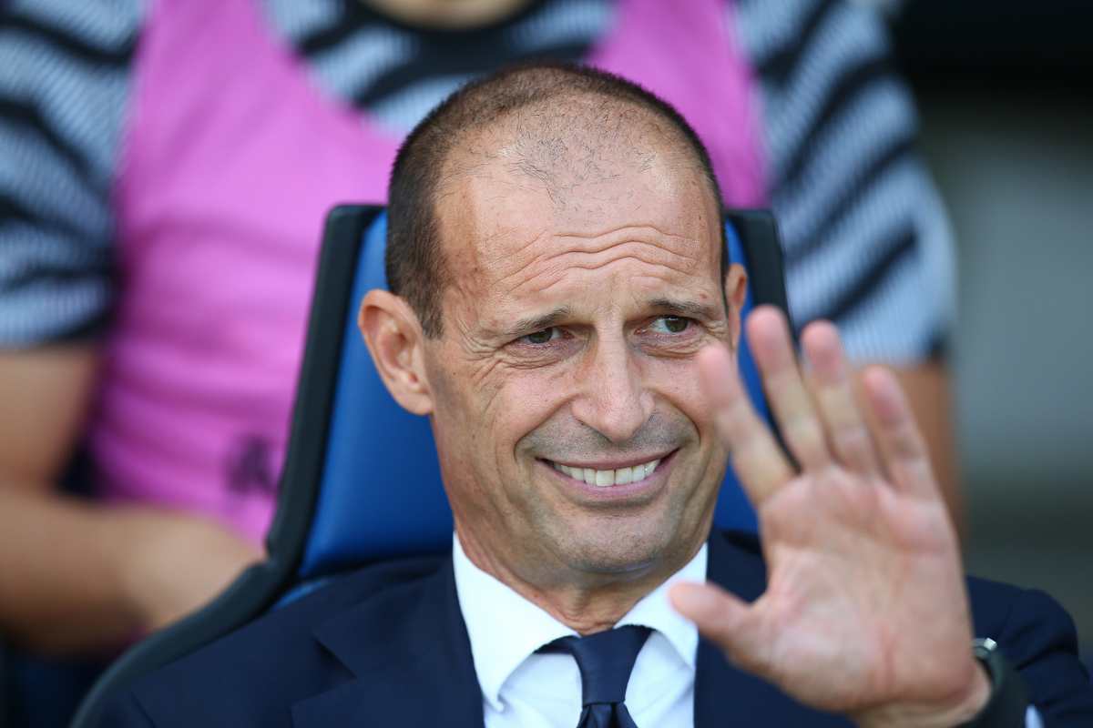 Allegri saluta dalla panchina