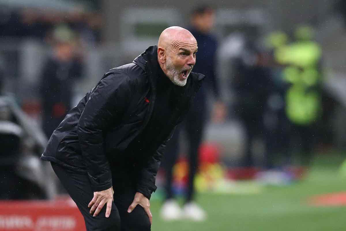 Milan, Pioli è solo: la Curva lo contesta