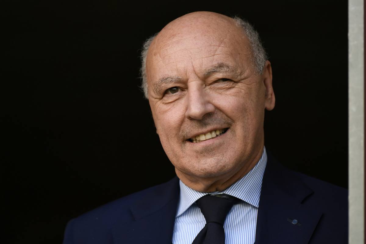 Beppe Marotta sorride