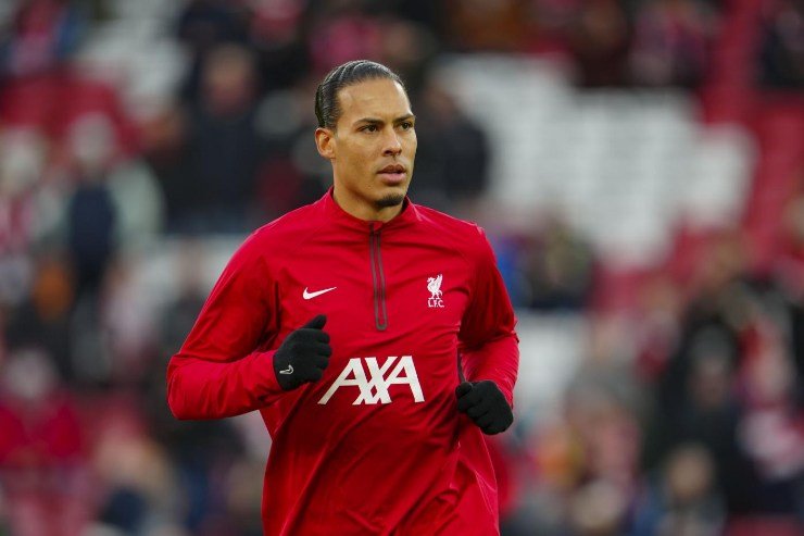 Virgil van Dijk si riscalda