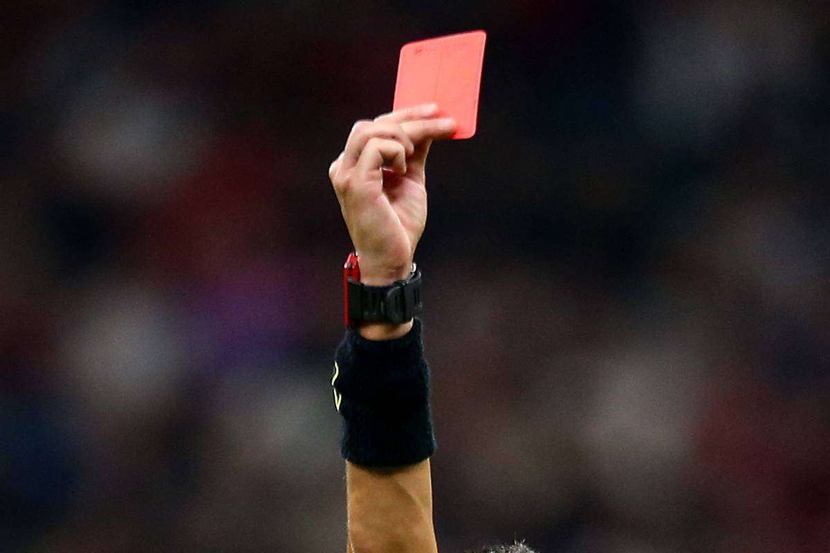 Aggressione all'arbitro e squalifica pesantissima