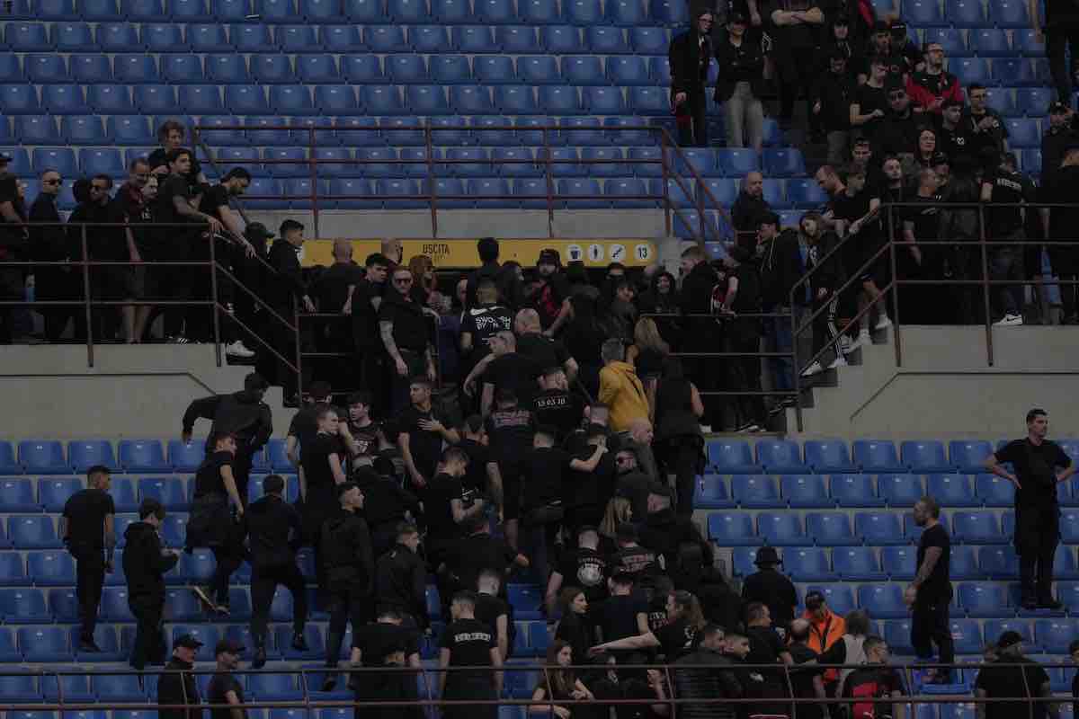 Milan-Salernitana, la protesta della Curva Sud