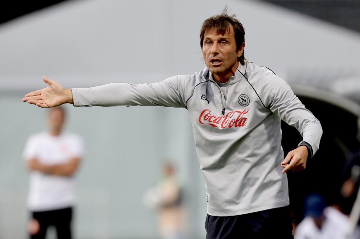 Antonio Conte dà indicazioni