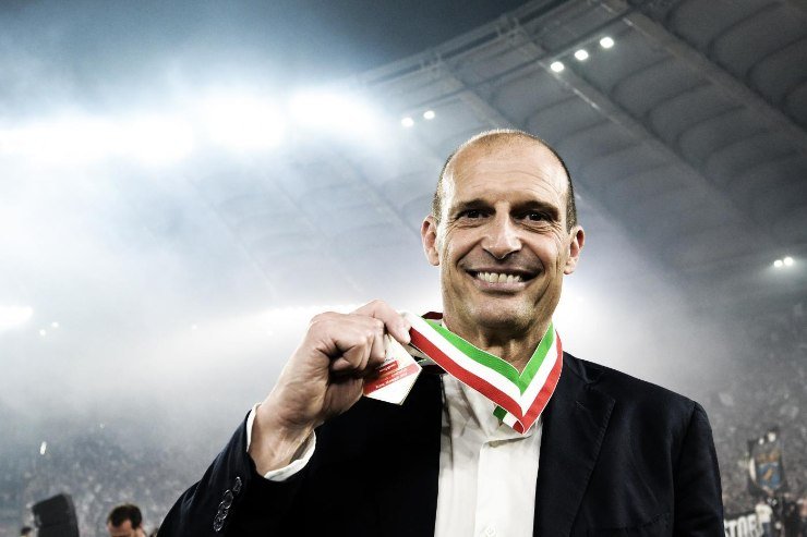 massimiliano allegri con la medaglia della coppa italia