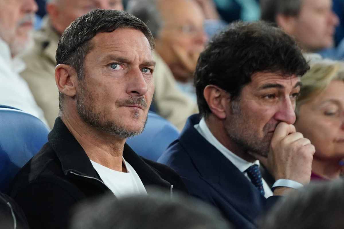 "Ibra non può far la vita da calciatore, questo il problema di Totti": strigliata in diretta