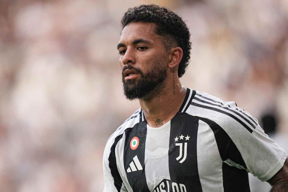 Juventus, via Douglas Luiz