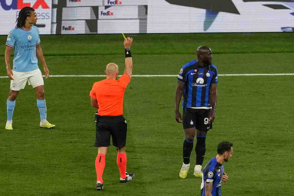 Dalla finale di Champions con l’Inter all’arresto sfiorato: maxi squalifica UFFICIALE per due arbitri