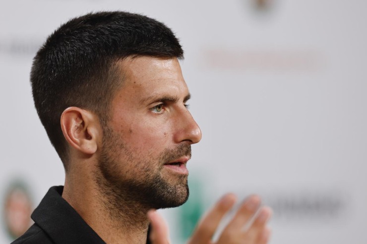 Novak Djokovic fuori dal campo 