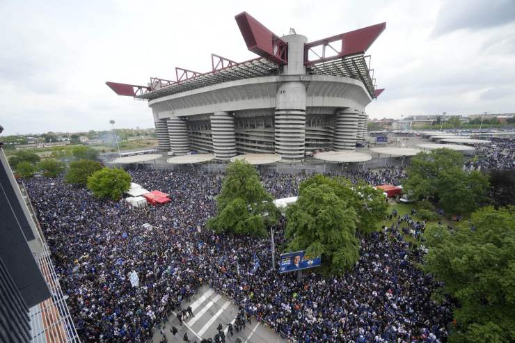 Stadio San Siro dall'esterno 