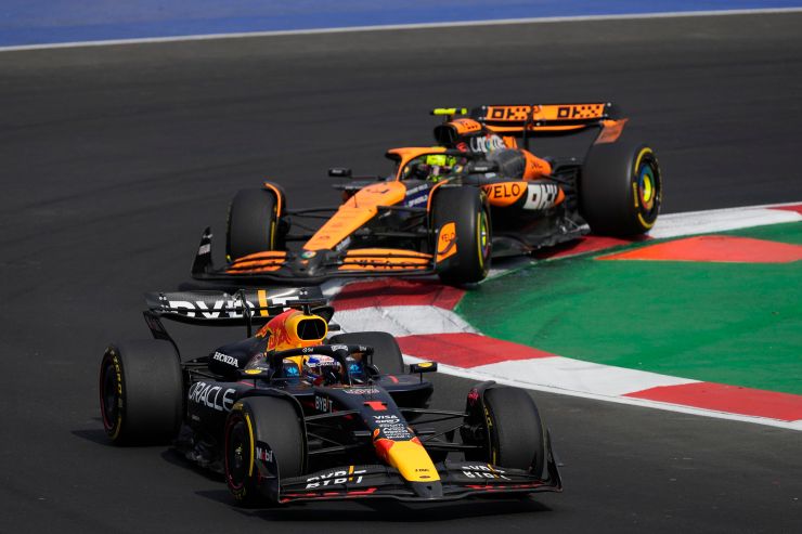 Verstappen inseguito da Norris